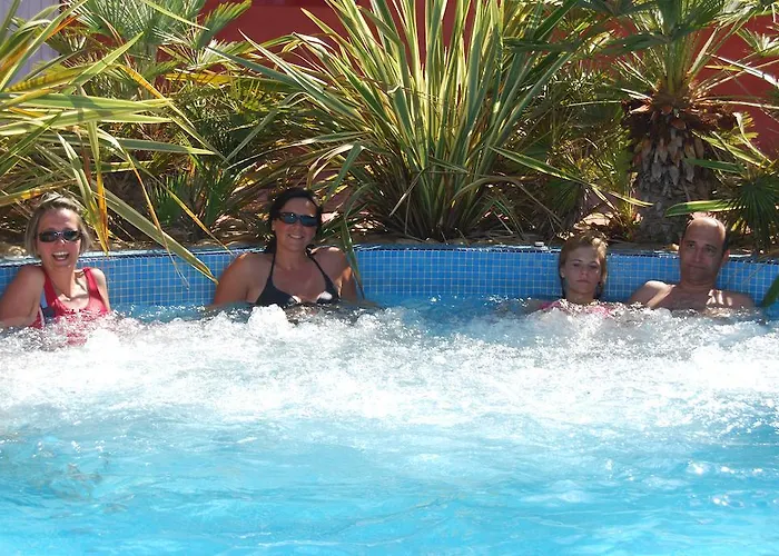 Lagrange Vacances Les Pescalunes 2* آجد