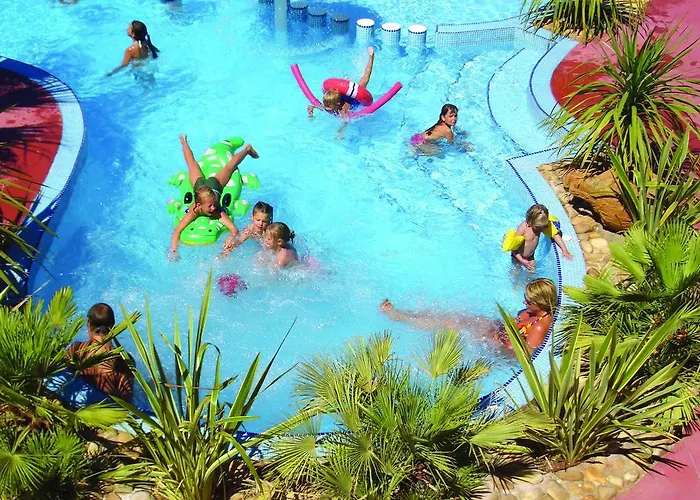 Lagrange Grand Bleu - Les Pescalunes 2*